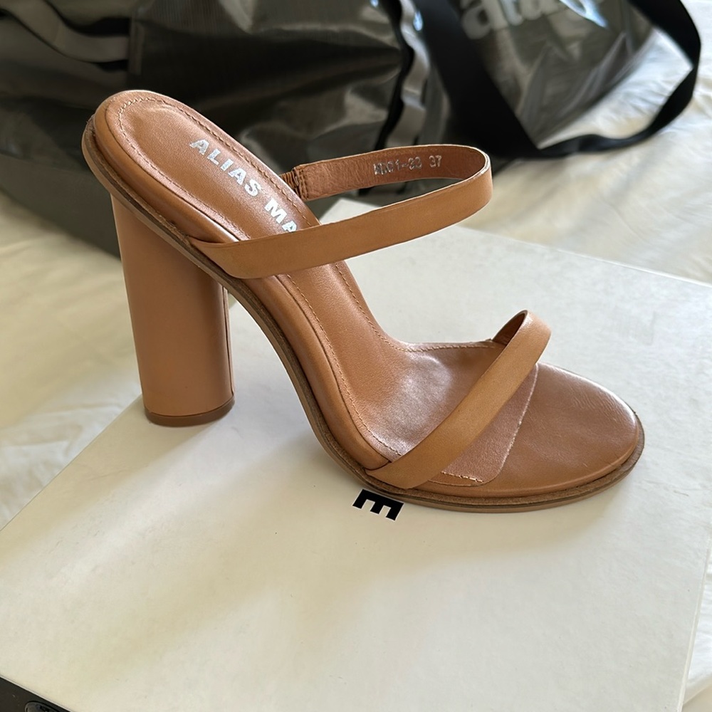 Alias Mae size 37 from REVOLVE